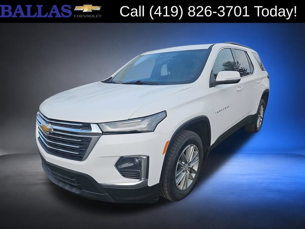 2023 Chevrolet Traverse LT Cloth in Summit White — front three-quarter view