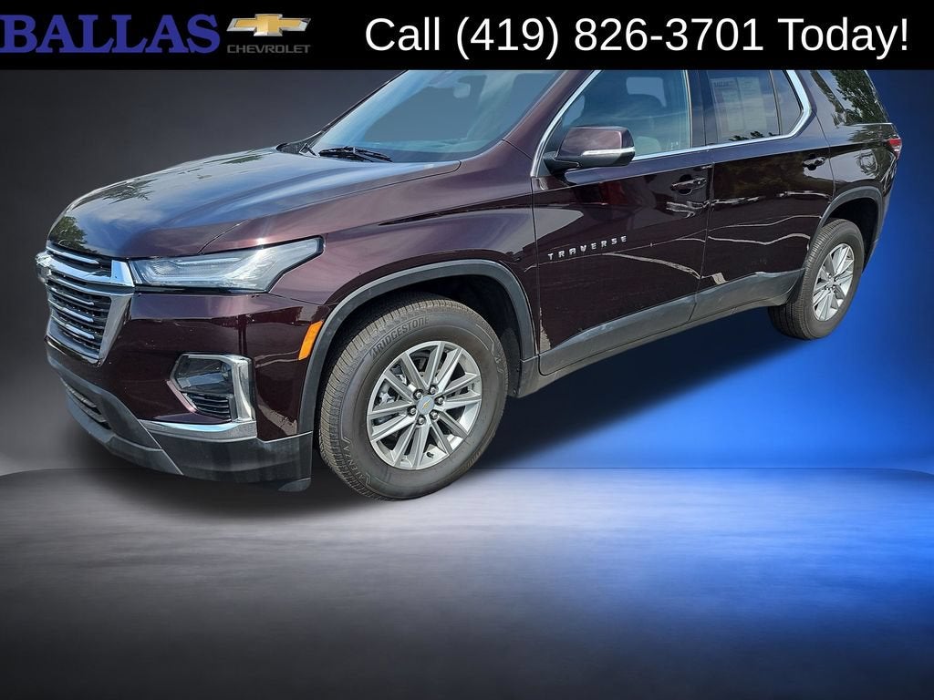 2023 Chevrolet Traverse LT Cloth in Black Cherry Metallic — front three-quarter view