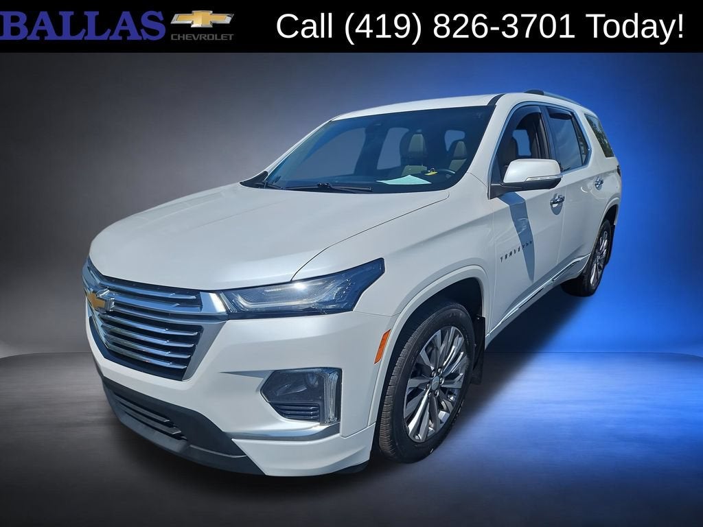 2023 Chevrolet Traverse Premier in Iridescent Pearl Tricoat — front three-quarter view