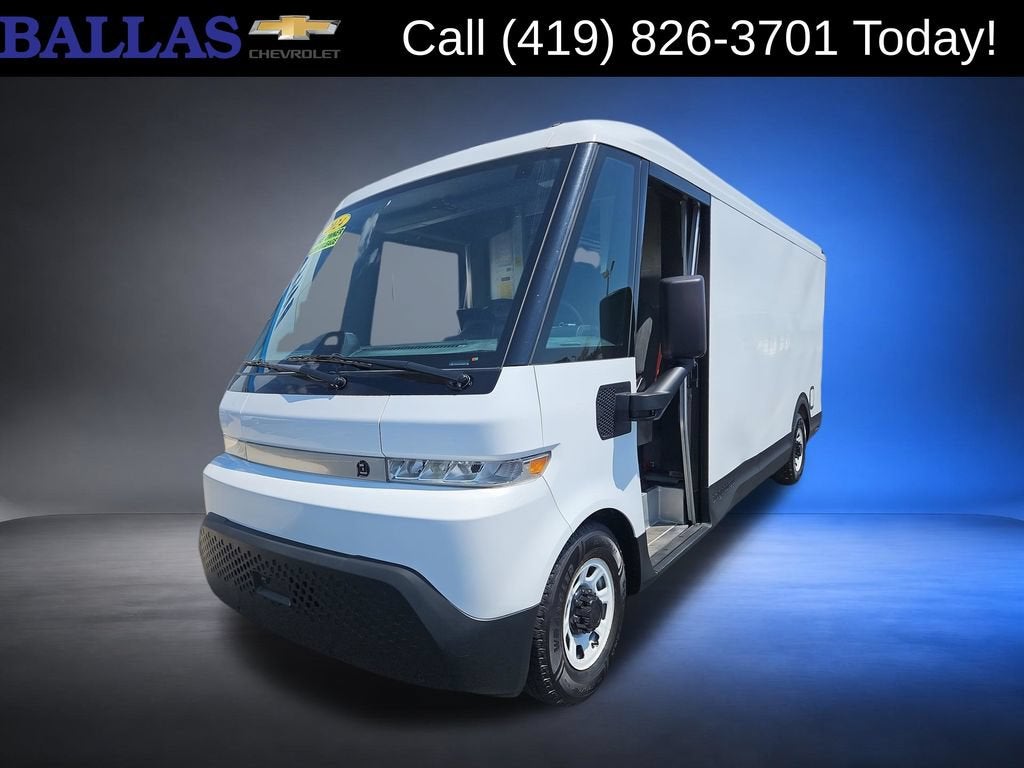 2024 BrightDrop Zevo 600 EJY in White — front three-quarter view